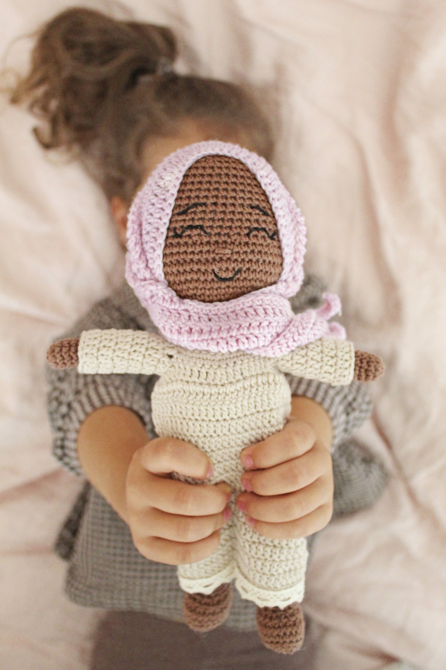 Zaya – the little world explorer